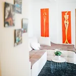 Luxury House 沃拉哈蒂